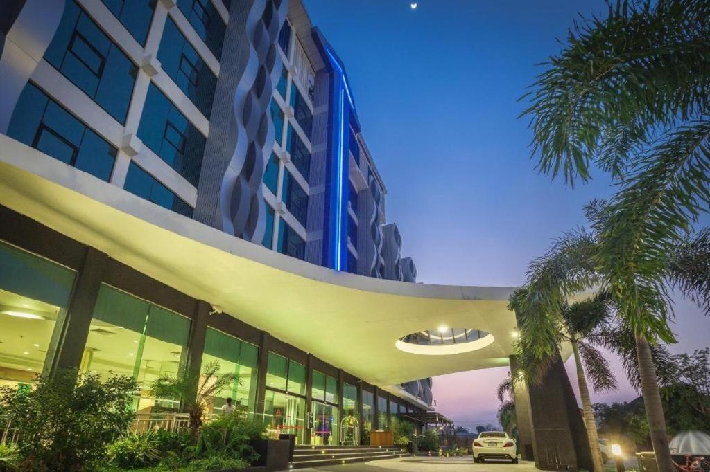 Alvarez Hotel Buri Ram Eksteriør billede