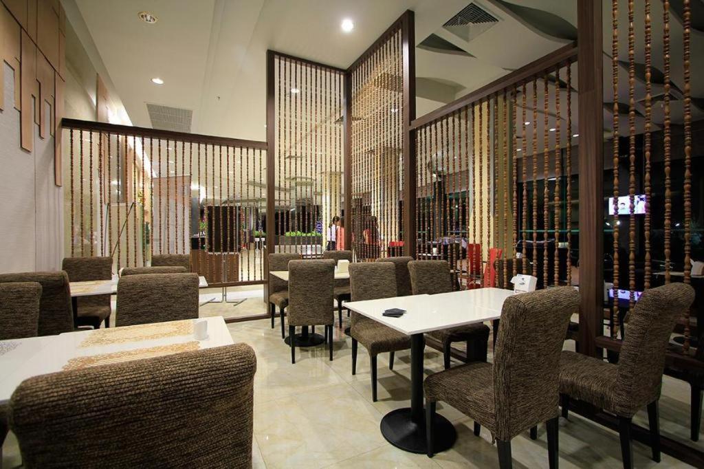 Alvarez Hotel Buri Ram Eksteriør billede