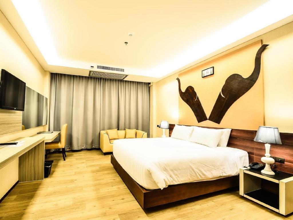 Alvarez Hotel Buri Ram Eksteriør billede