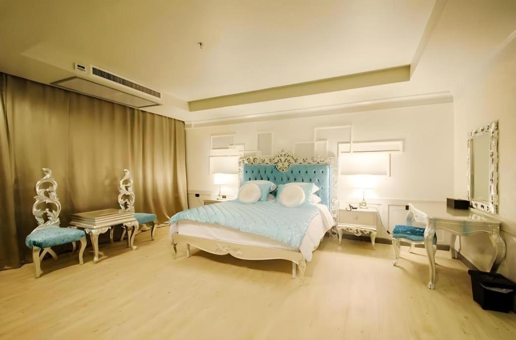 Alvarez Hotel Buri Ram Eksteriør billede
