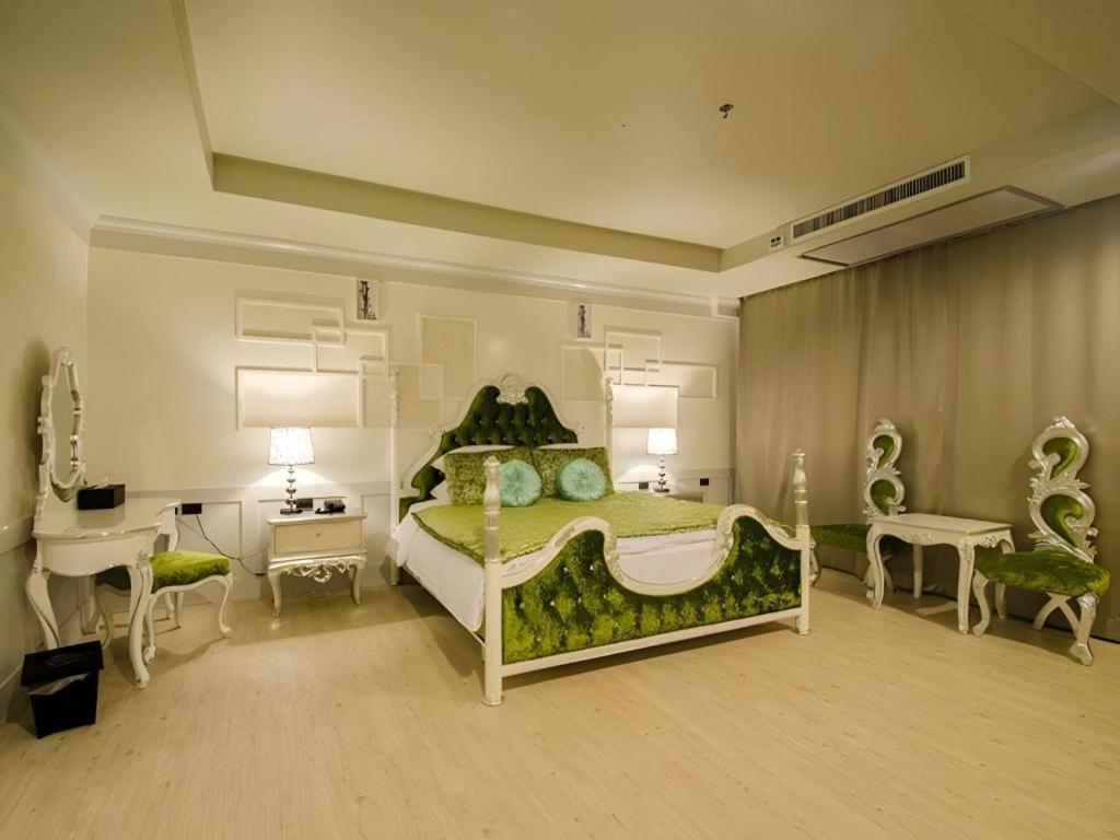 Alvarez Hotel Buri Ram Eksteriør billede