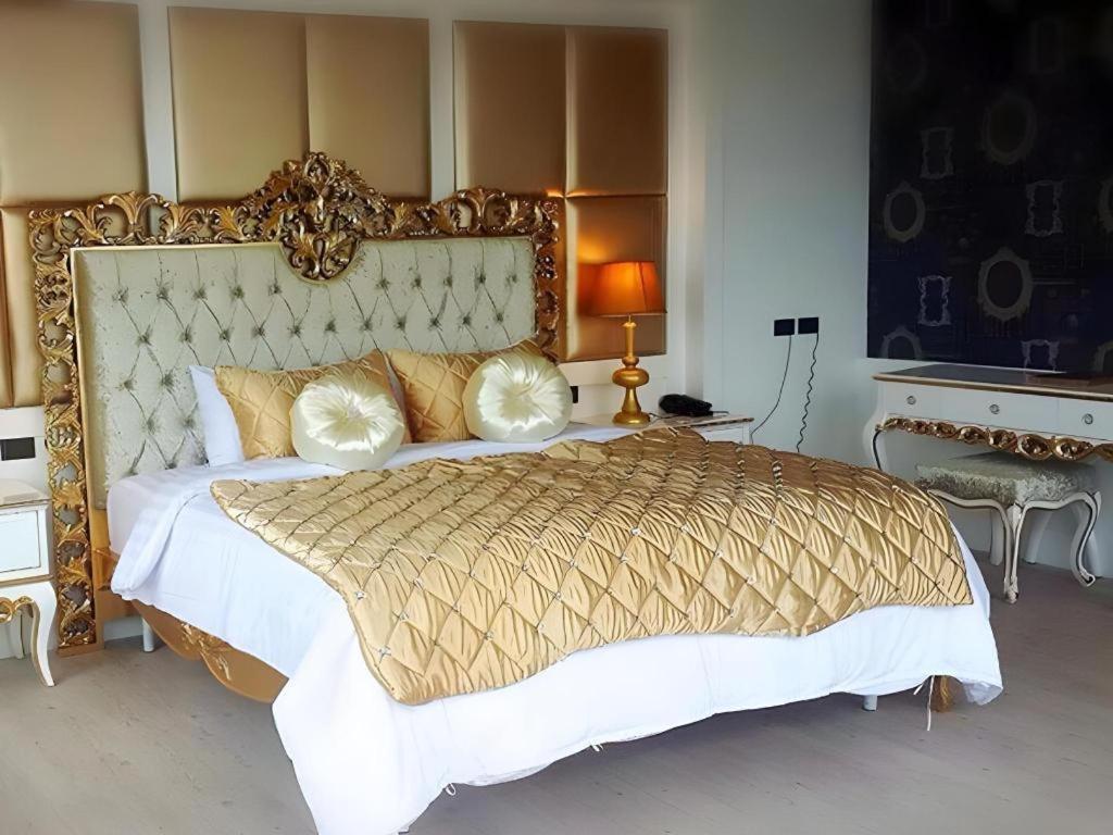 Alvarez Hotel Buri Ram Eksteriør billede
