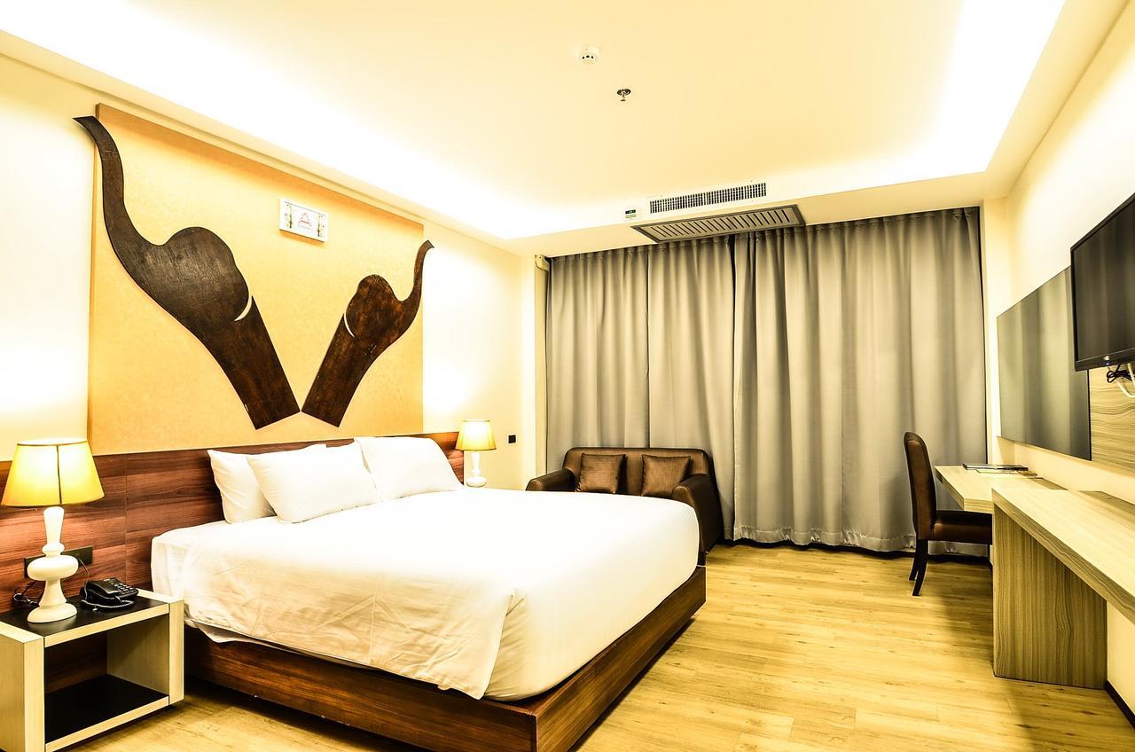 Alvarez Hotel Buri Ram Eksteriør billede