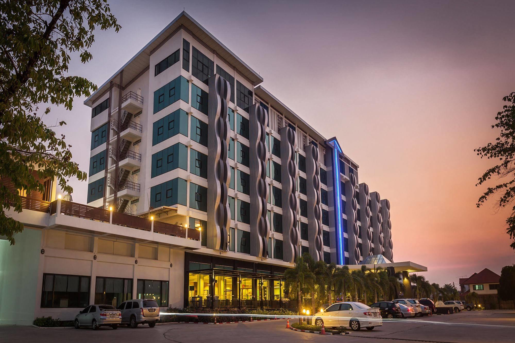 Alvarez Hotel Buri Ram Eksteriør billede